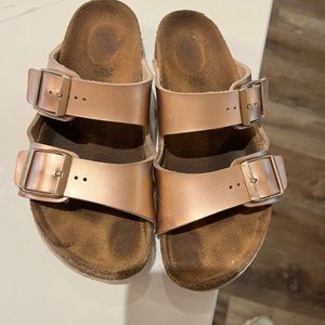 Kids rose gold Birkenstocks
